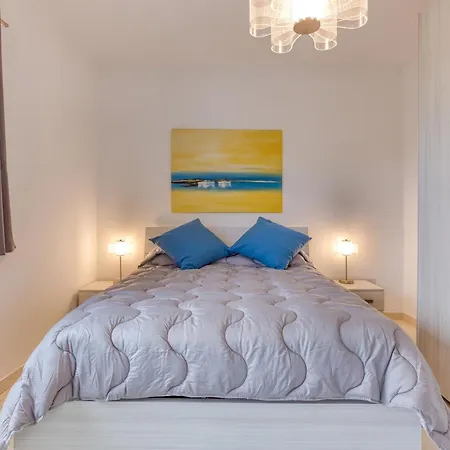 شقة Modern With Sofabed & Balcony In Gzr056 Gzira