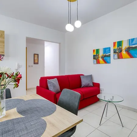 Modern With Sofabed & Balcony In Gzr056 شقة