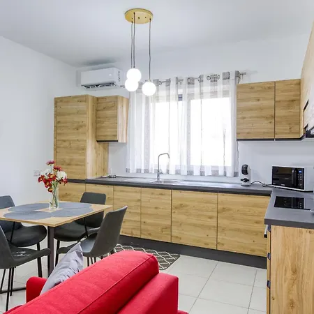 Modern With Sofabed & Balcony In Gzr056