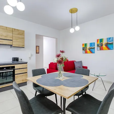 Modern With Sofabed & Balcony In Gzr056
